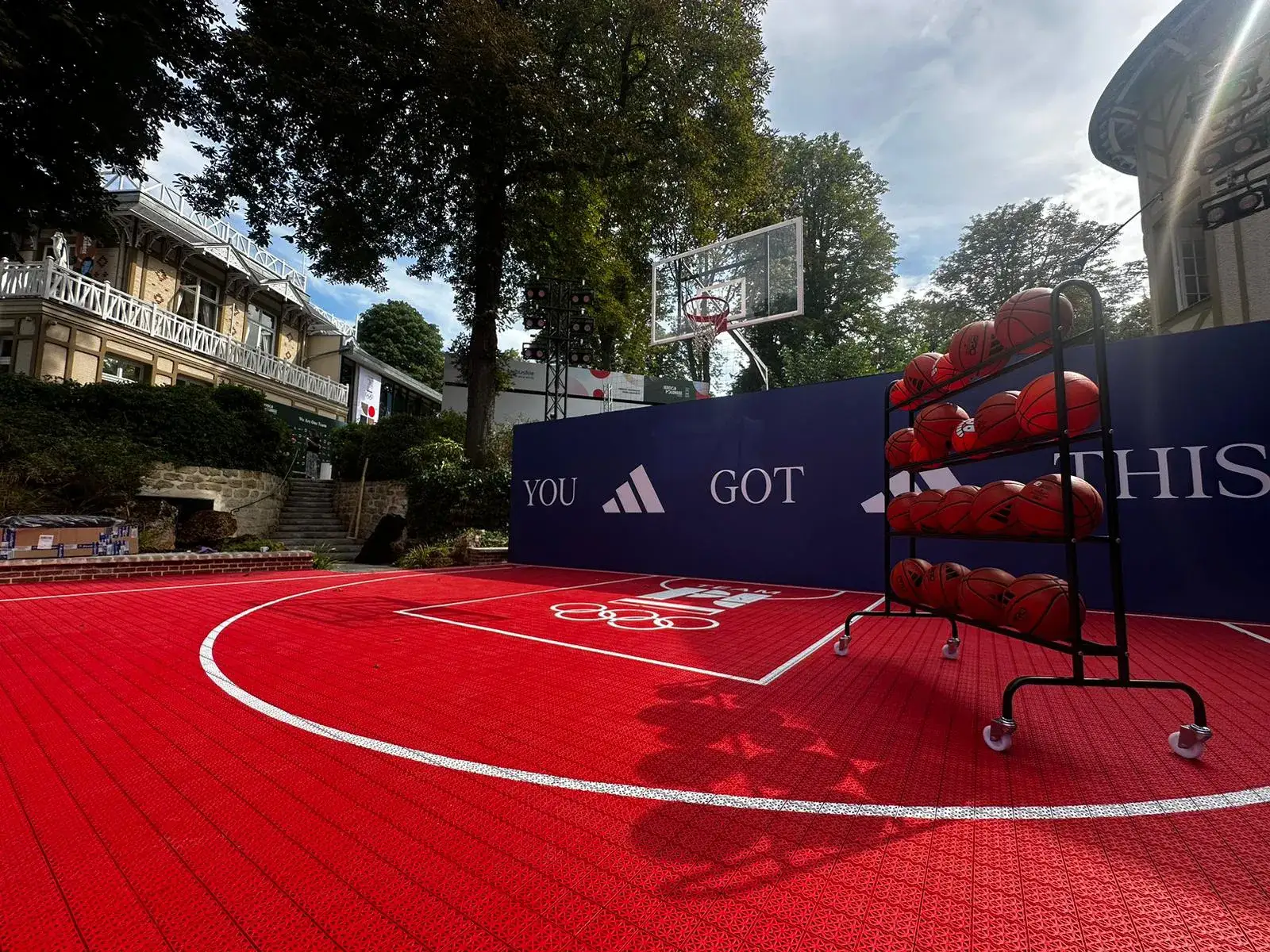 Multifunctional court in Paris - 2